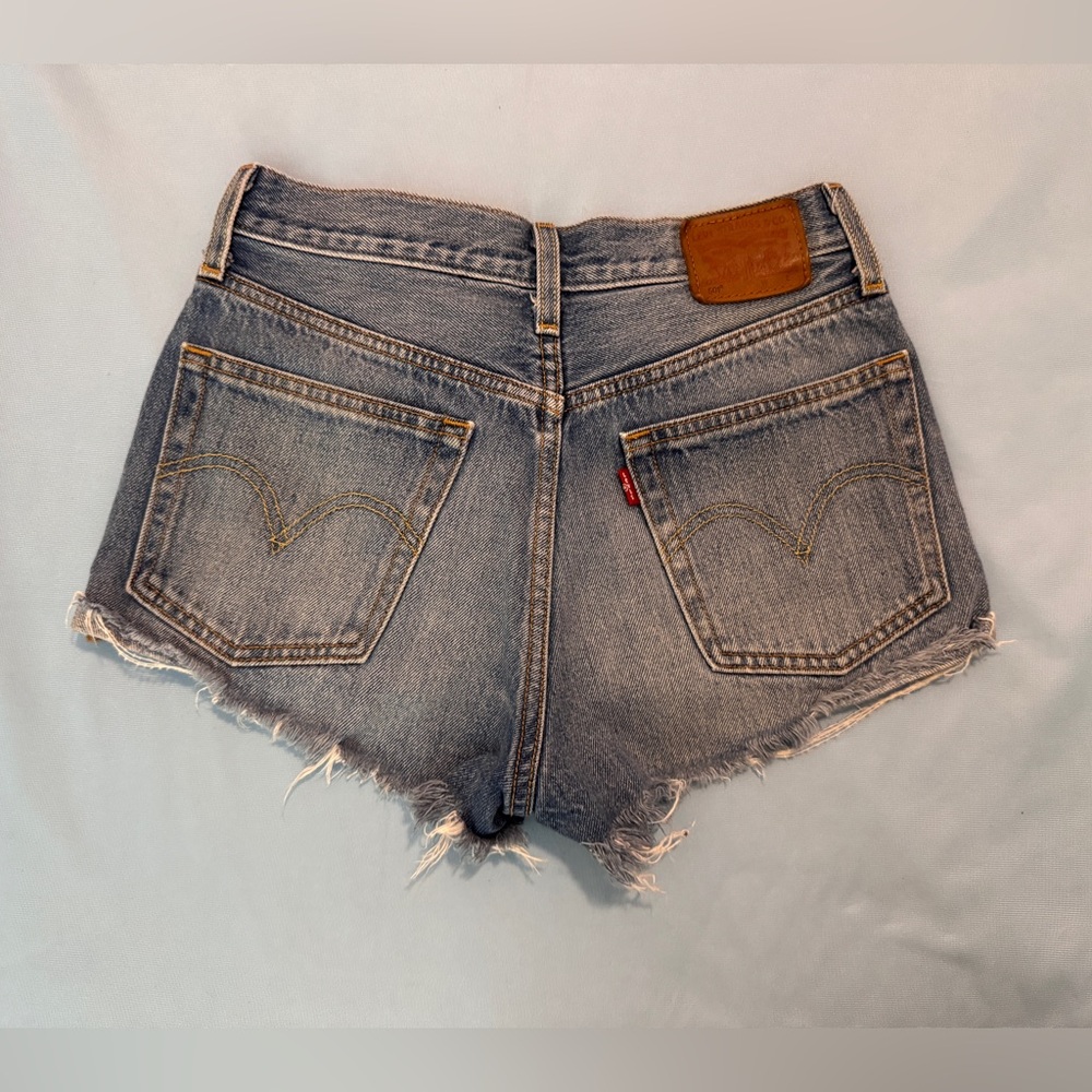 Levi’s 501 Denim Shorts size 25
